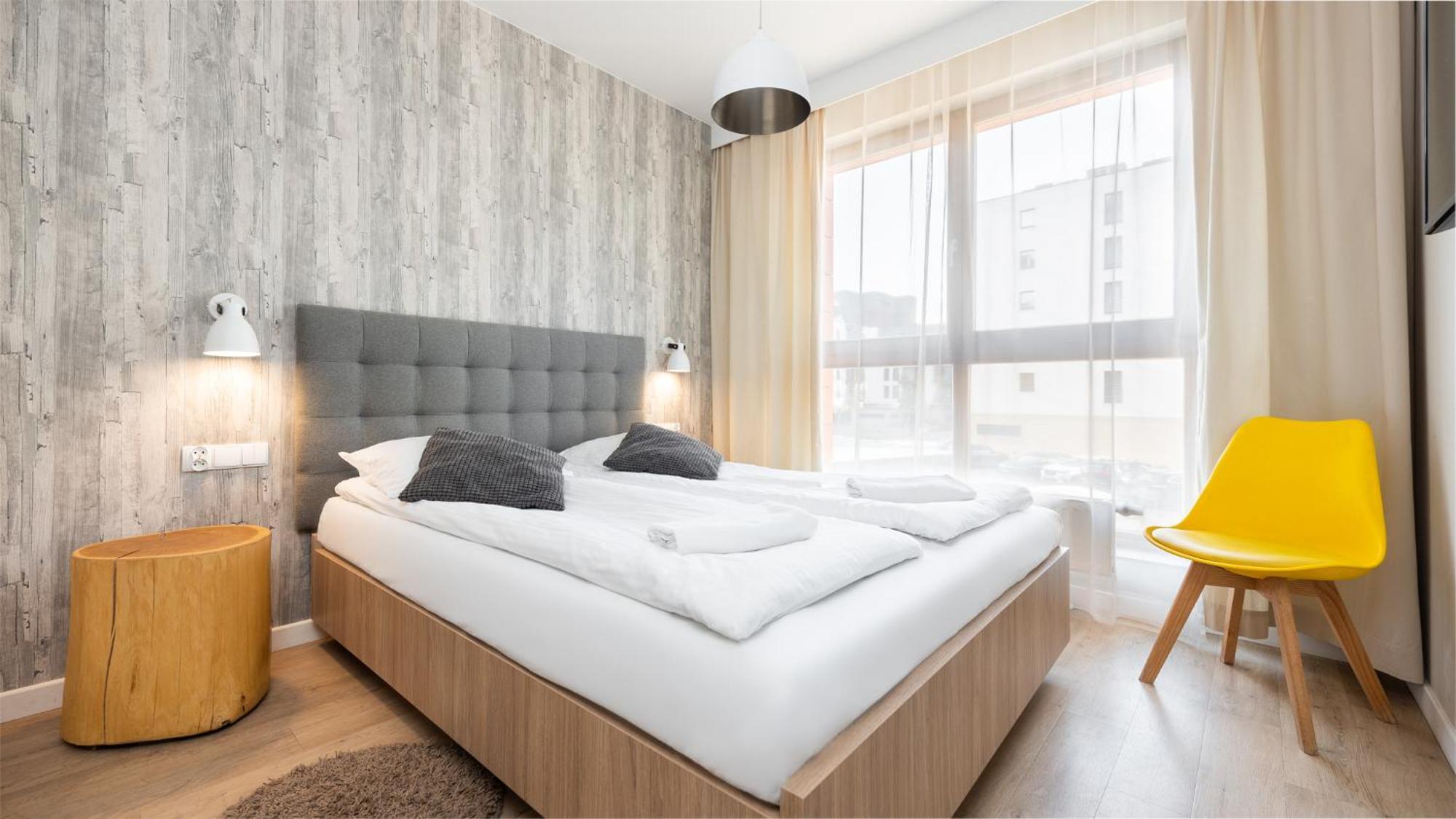 Center Torunska 15 *
